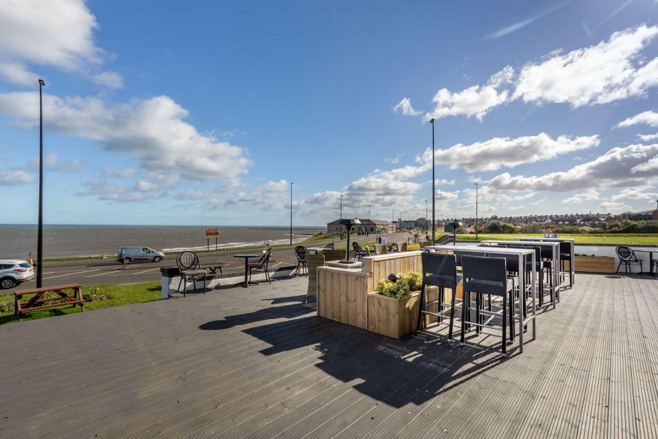 Menzies Silverlink Park South Shields Bagian luar foto